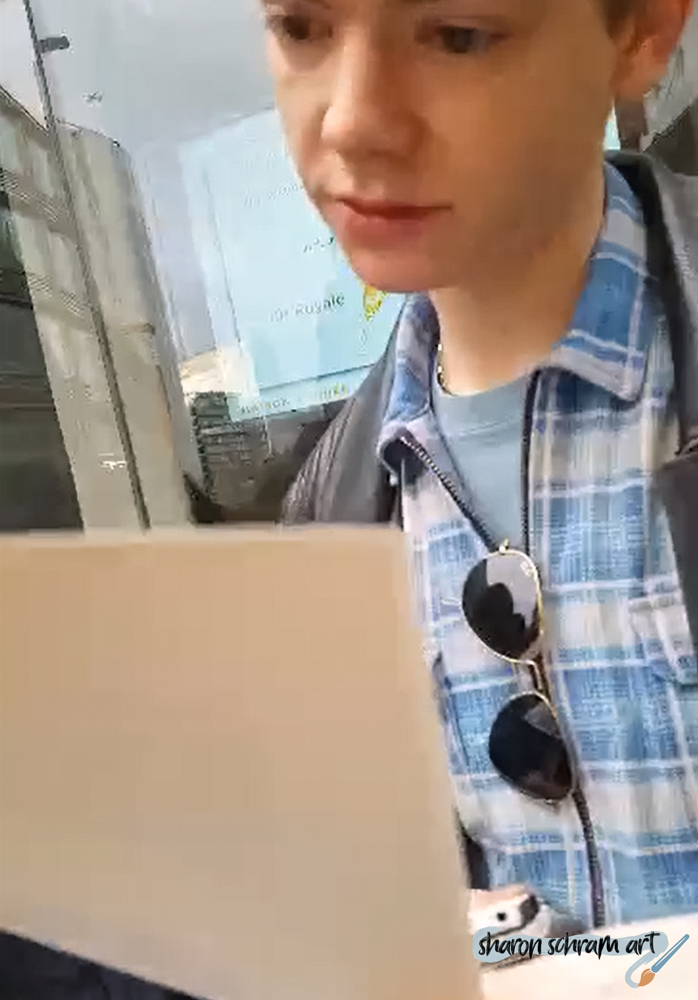 Thomas Brodie-Sangster 2015 signeren