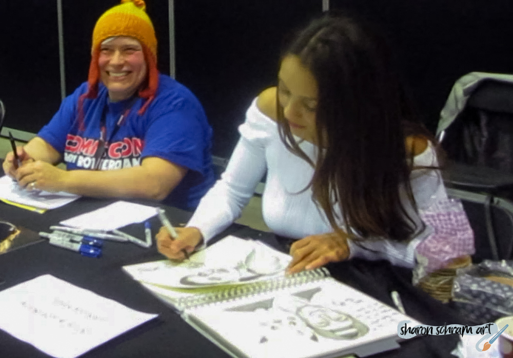 Lindsey Morgan 2017 signeren